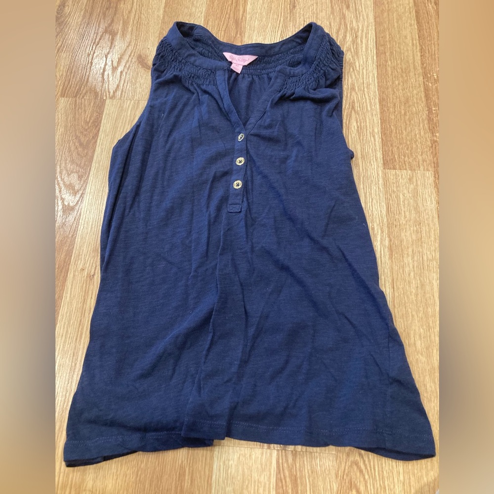 Essie top